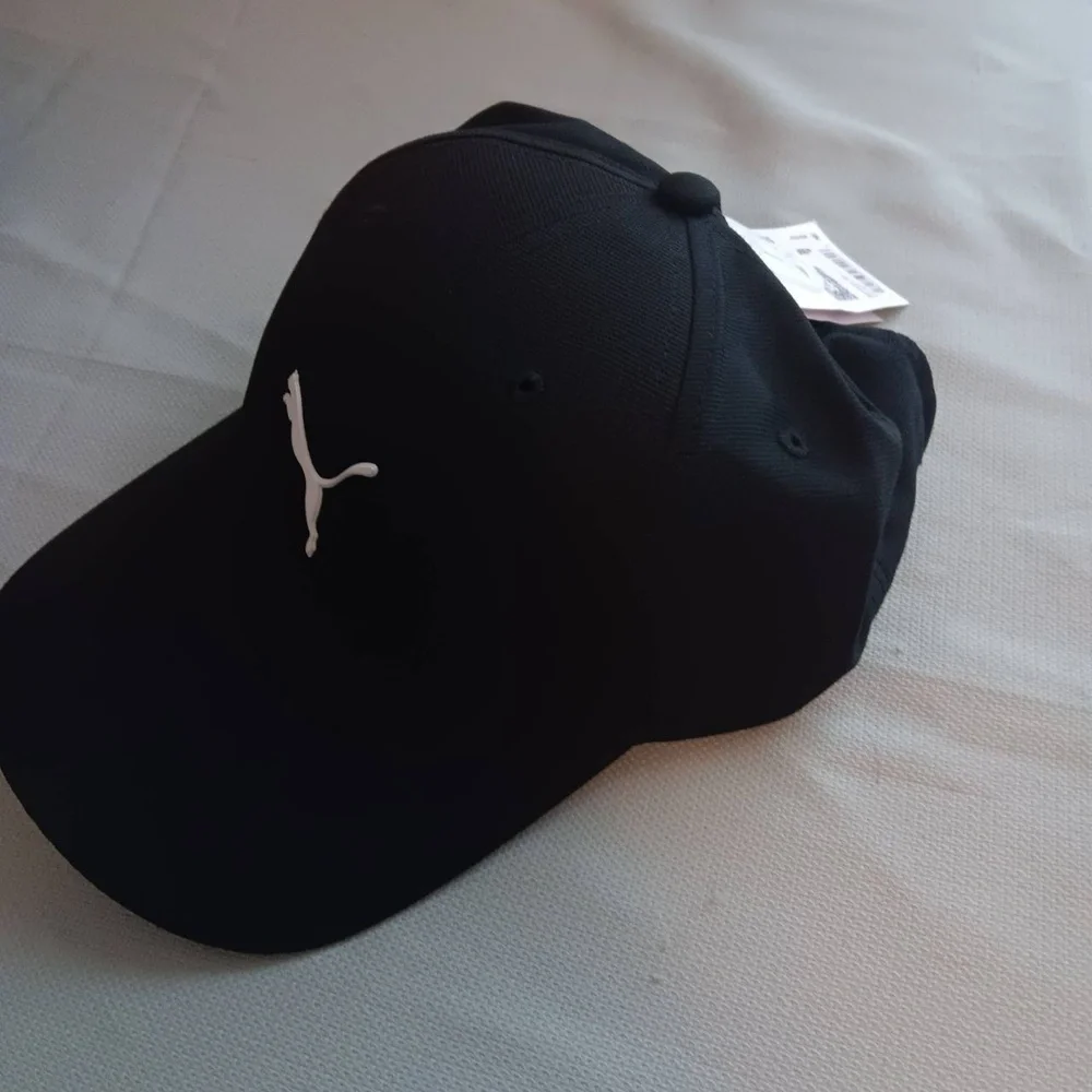NWT Puma OSFA Golf Hat Black White Embroidered Sporty Athletic Casual